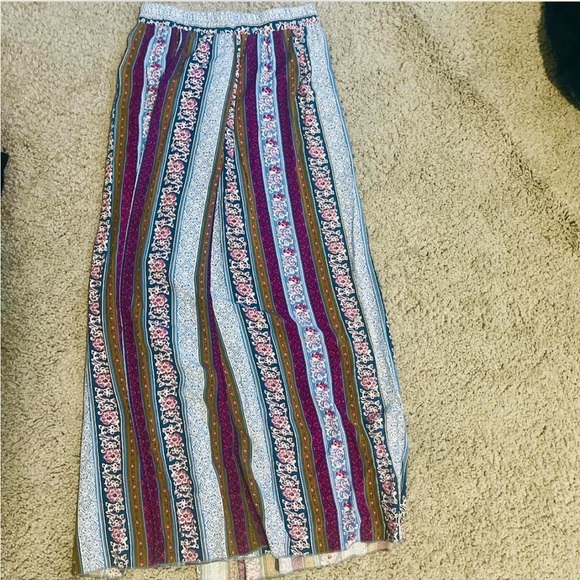 gorgeous and very breathable patterned floral striped maxi skirt with slits - Picture 2 of 4